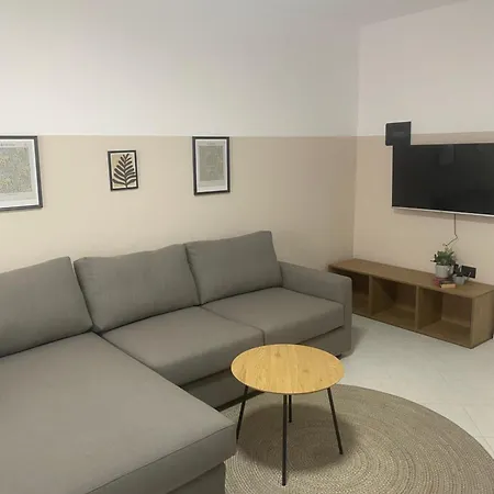 Lulu - Gray Apartment *